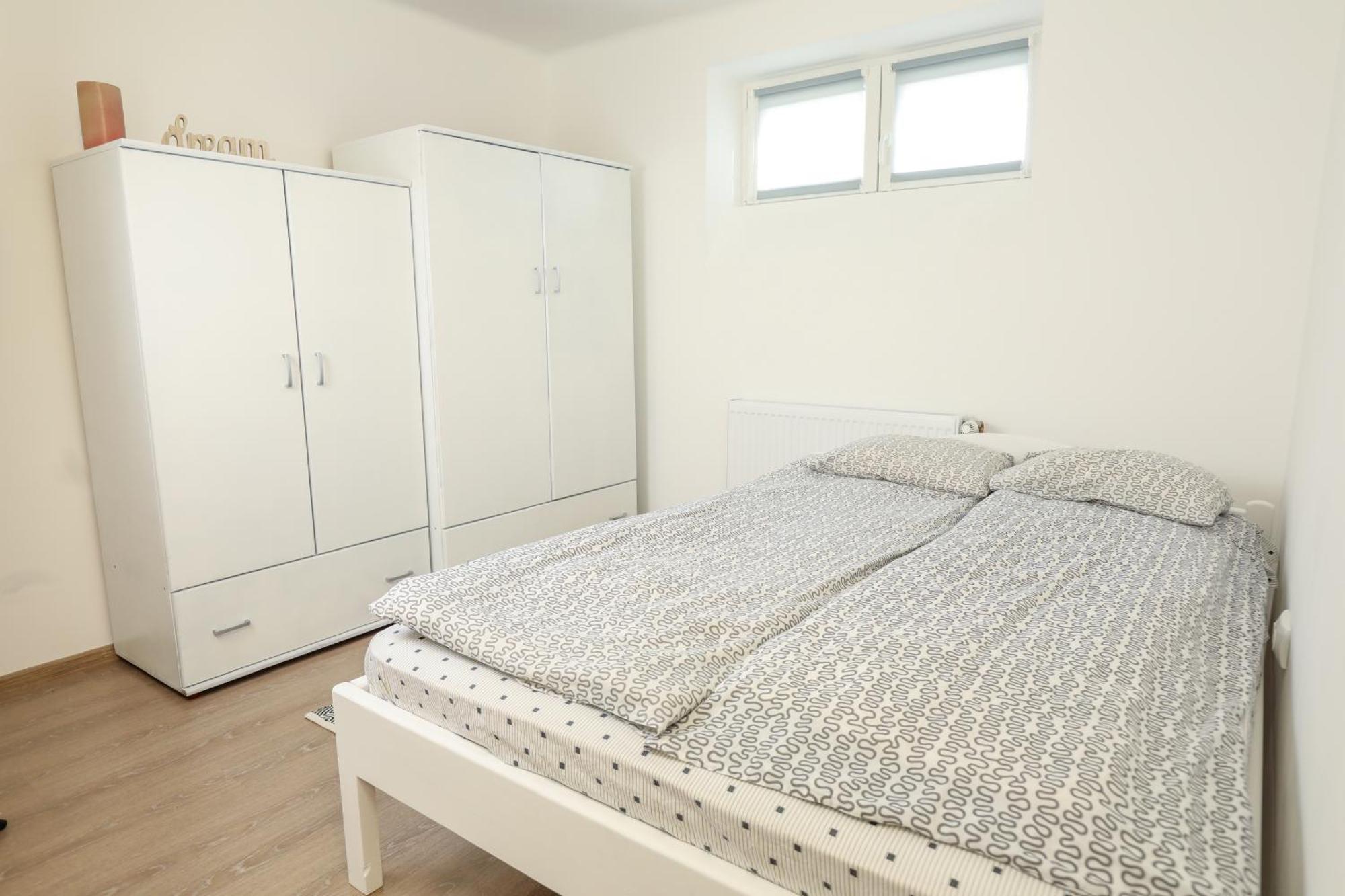 Sub-Level Urban Apartment Kluž Exteriér fotografie