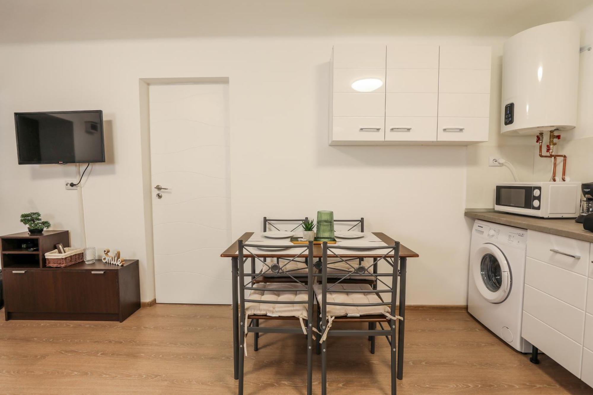 Sub-Level Urban Apartment Kluž Exteriér fotografie